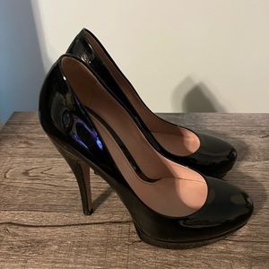 Gorgeous GUCCI Patent Leather Stiletto Pumps High Heels 7.5 37.5